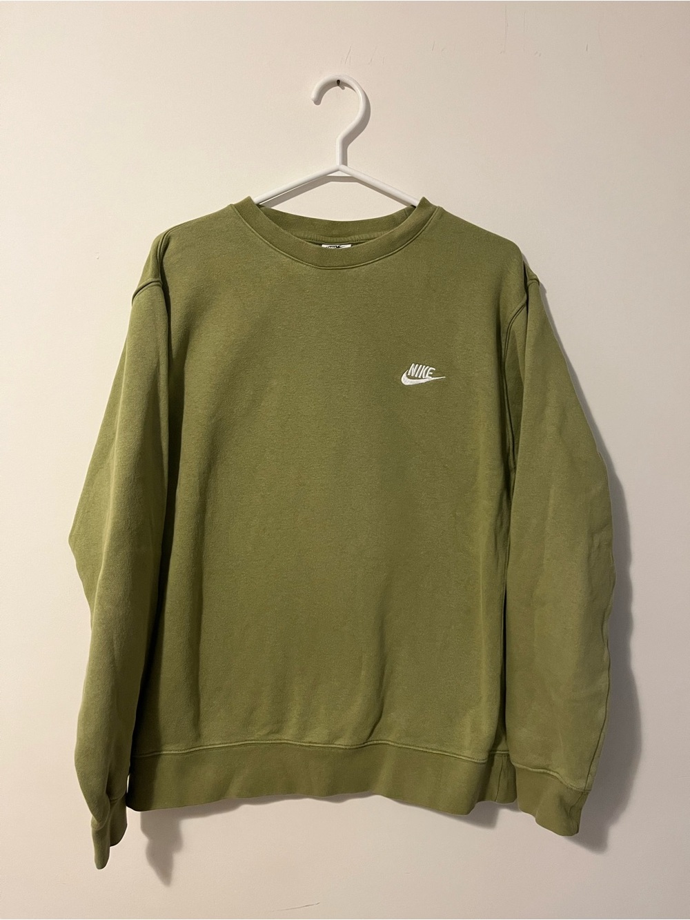 Nike Men's Crewneck Sweatshirt in Olive